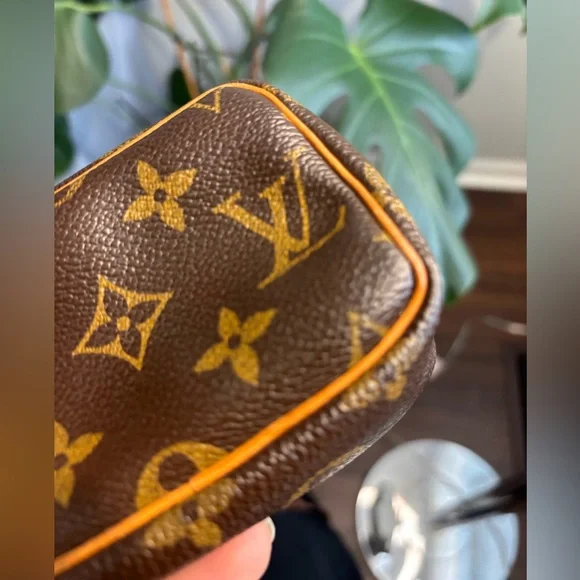 Louis Vuitton Monogram Brown Wristlet punch - Picture 6 of 10